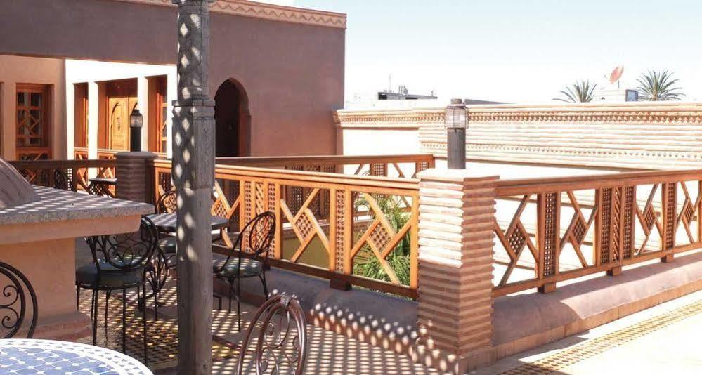 Riad Tigmi Kenza 티즈니트 외부 사진